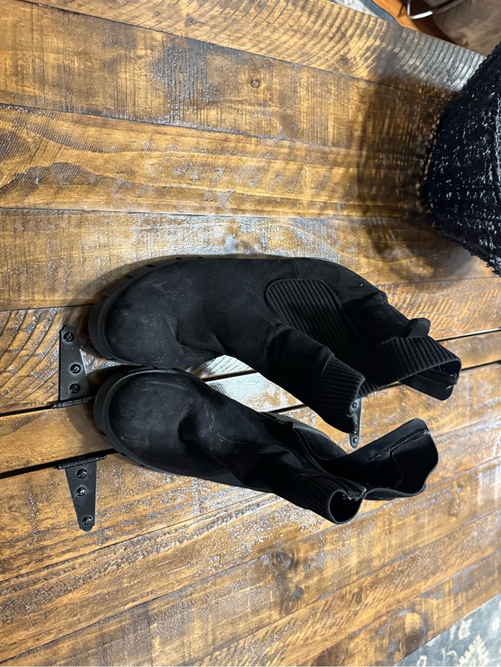 Black Women's Slip-On Stretch Chelsea Boots